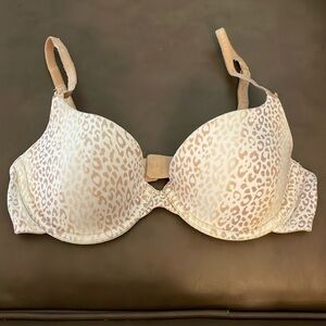 Victoria’s Secret lightly lined Demi bra